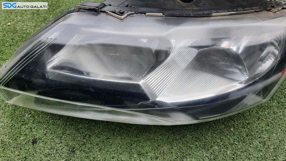 Far Stanga Skoda Rapid 2012 - 2017 Cod 5JC941017 [C1569]