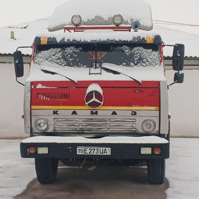 Kamaz 5410 tigach prisepi bilan Maz prisep