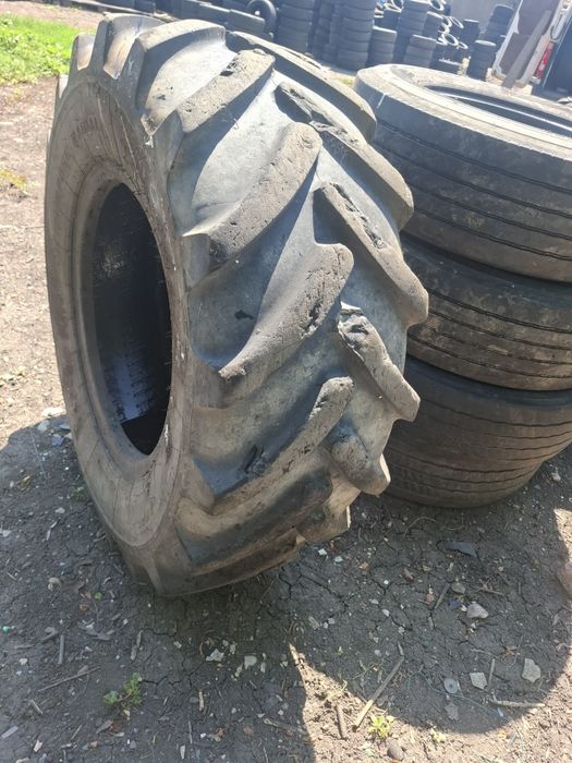 Vand 1 anvelopa tractor 445 70 24 mitas nu are taieturi sau defecte pret 300 lei