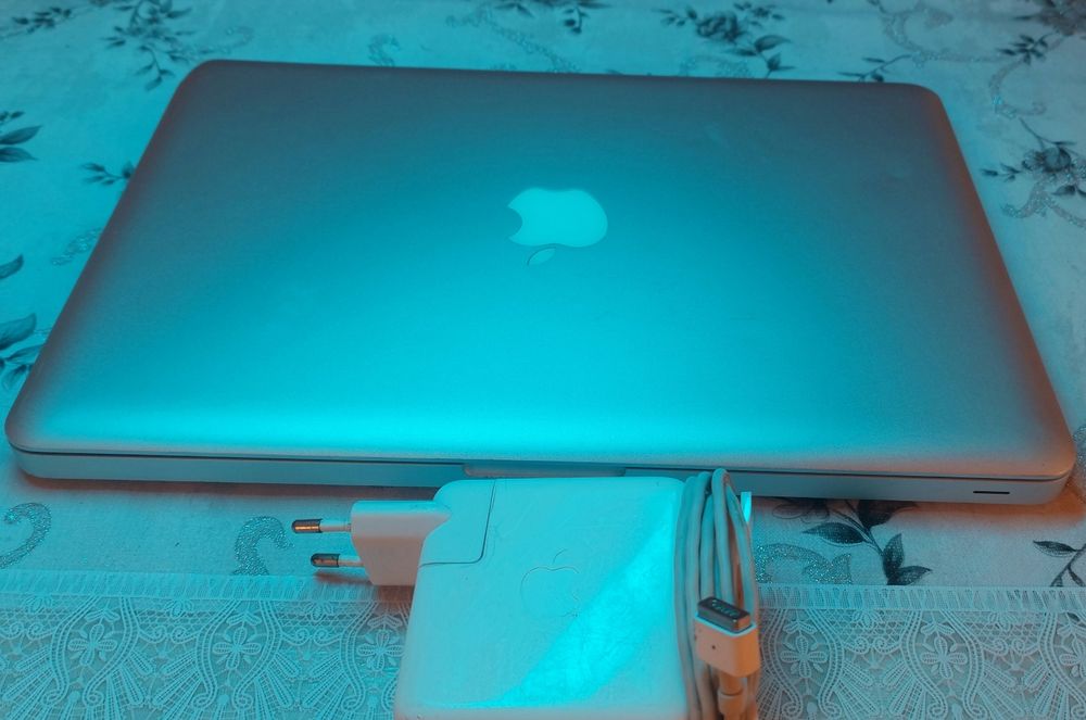 Macbook Pro yil 2012