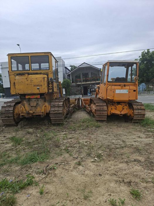 3 Buldozere Fiat si Caterpillar