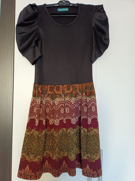 Продам платья 42 размер