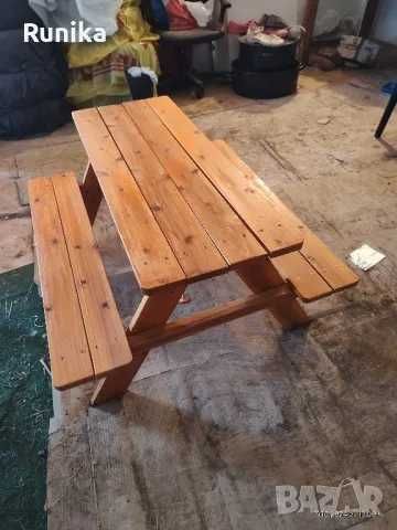 Детска маса с пейки за градина, или дома