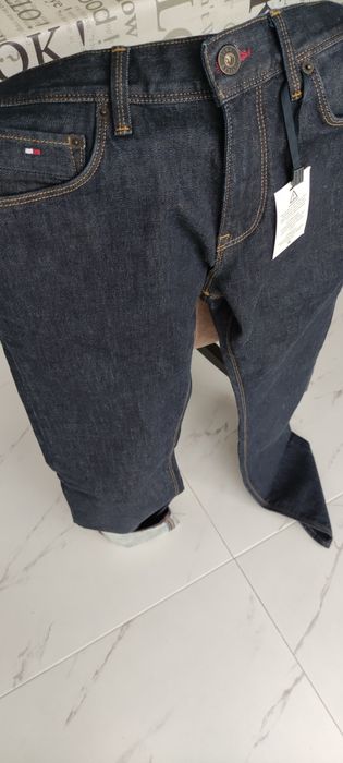 Нови дънки Tommy Hilfiger