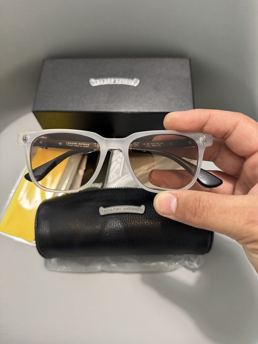 Ochelari Chrome Hearts.