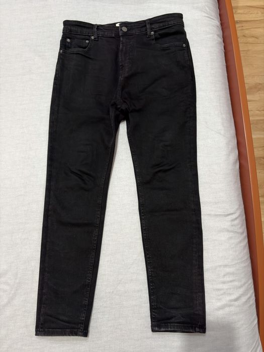 Blugi negri simpli pull&bear