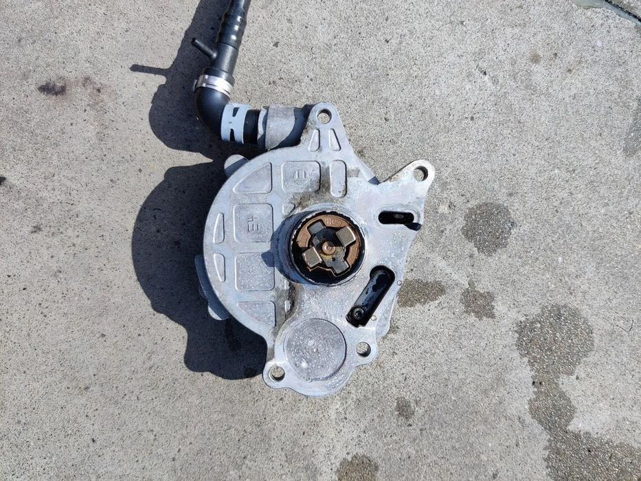 Pompa vacuum motor 2.0 CAGA CJC CME CMF Seat Exeo Vw Golf Passat Audi A4 A5 Q5 03L145100F