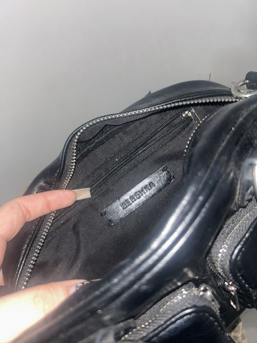 черная сумка с шипами bershka