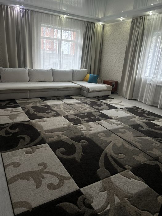 Ковер 2/5 метро два штуки