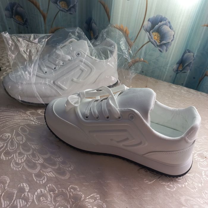 Кроссовки NURSACE