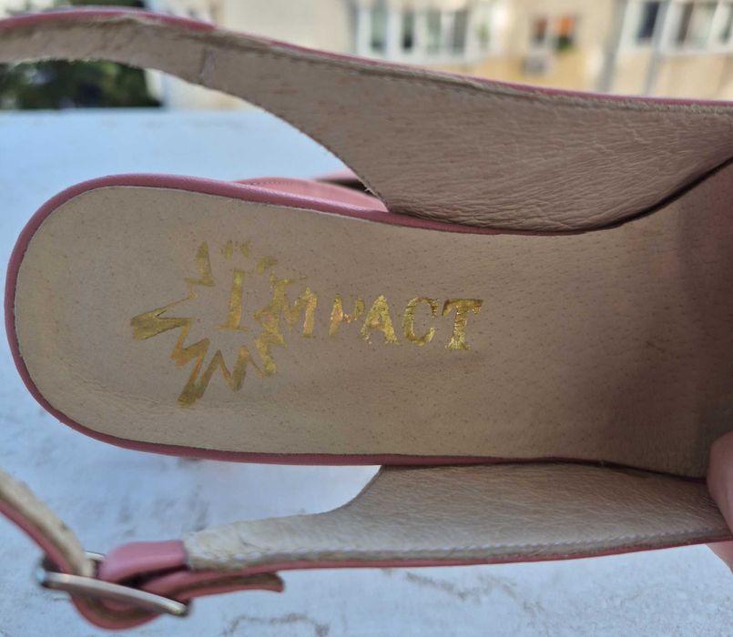 Vand pantofi dama, 36, piele, productie romaneasca, varf ascutit, roz