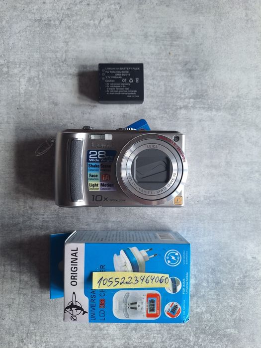 Panasonic Lumix DMC-TZ4 дигитална комера със зарядно