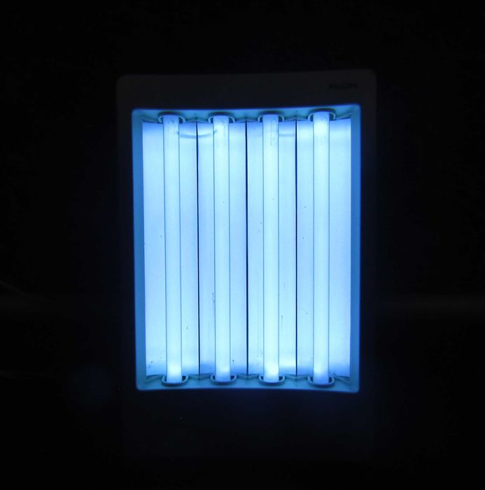 Ултравиолетова лампа за медицински и козметични нужди Philips