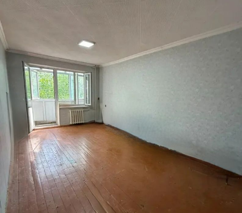 продам 1-ком. 31кв. 2мкр. 2-этаж