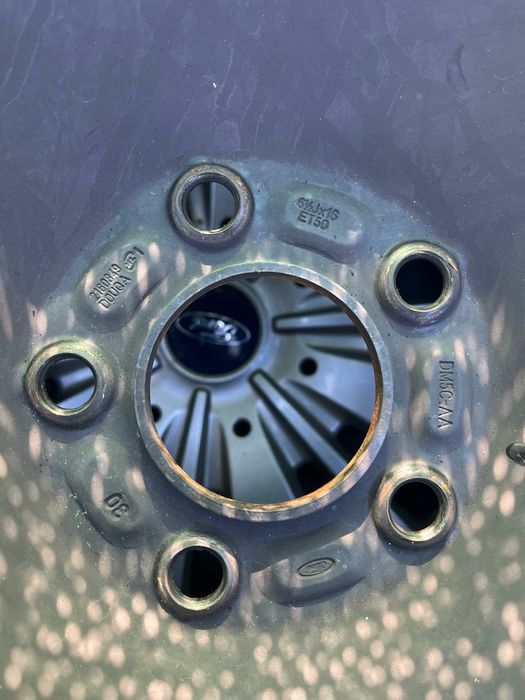 Roti de iarna  Ford R16