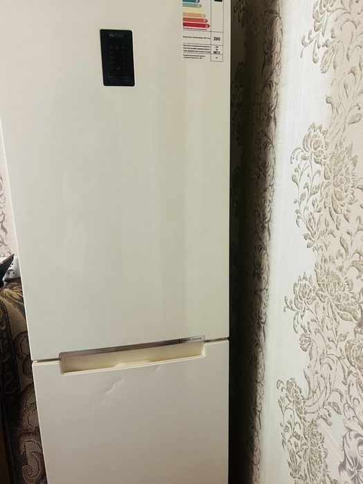 Холодильник Samsung