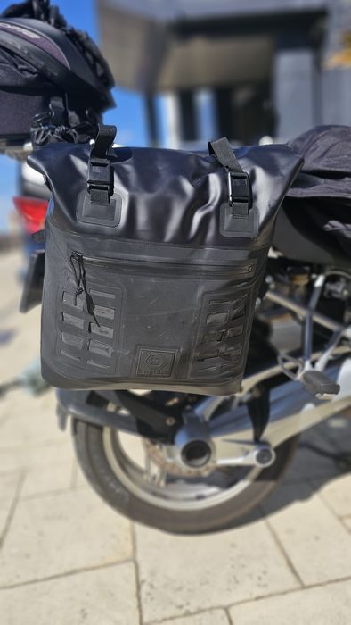 Vând genti/cutii laterale moto textile  cu suport BMW ,Yamaha, Honda,