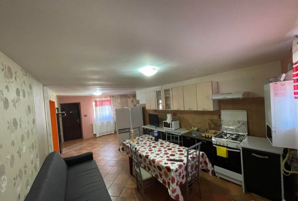 Se inchiriaza apartamentul unei vile