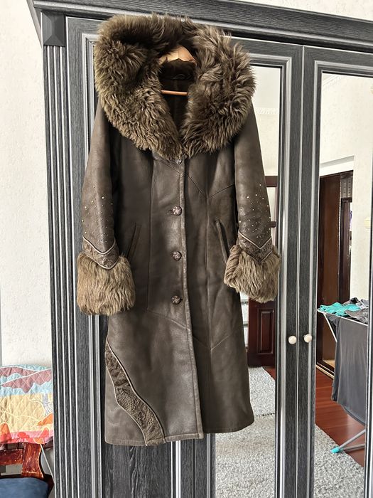 Дубленка теплая, красивая