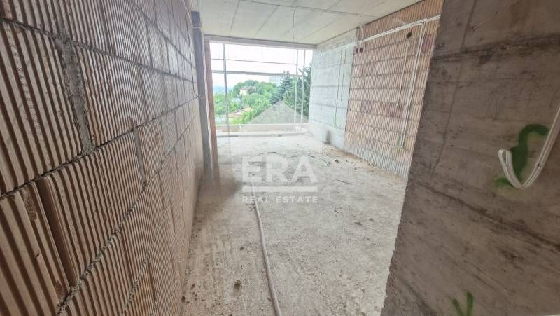 Продава се Четиристаен апартамент в Варна, м-т Св. Никола - 158 кв.м за 2108 €/кв.м - Снимка #1