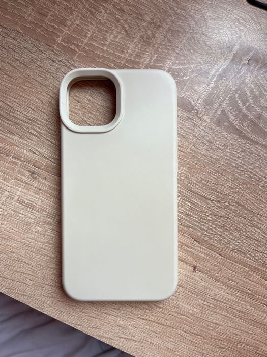 Чисто бял кейс за iPhone 13 – Minimalist Style