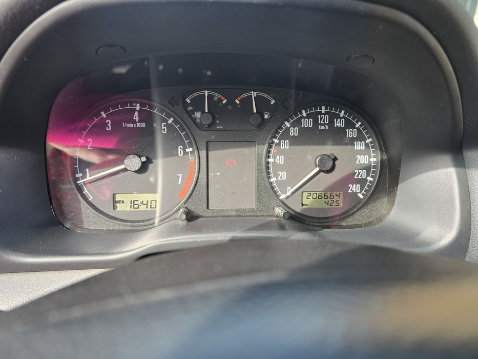 Skoda octavia 1,8 бензин