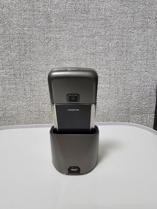 Продам Nokia 8800 Carbon