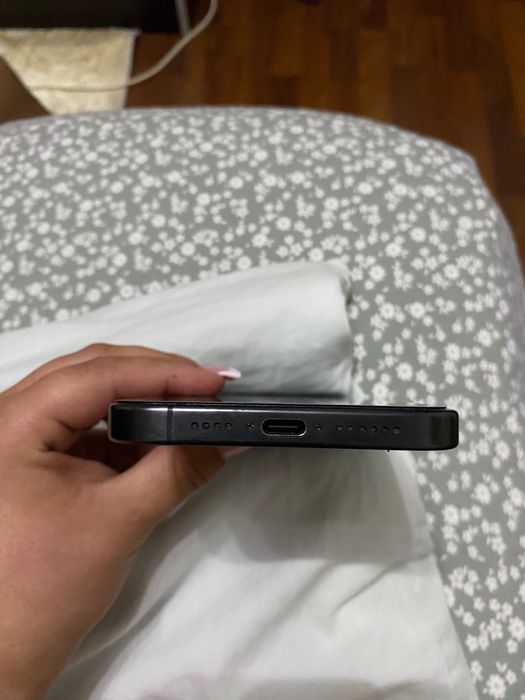 Vând IPhone 15 Pro Max