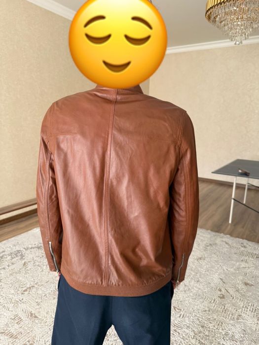 Продам верхние мужские вещи