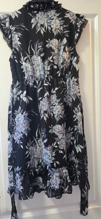 Рокля Oasis  размер 10 ,36