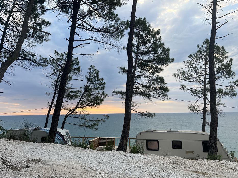 Места за Каравани и Кемпери целогодишно