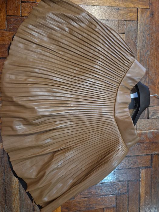 Кожен пола-панталон плисиран