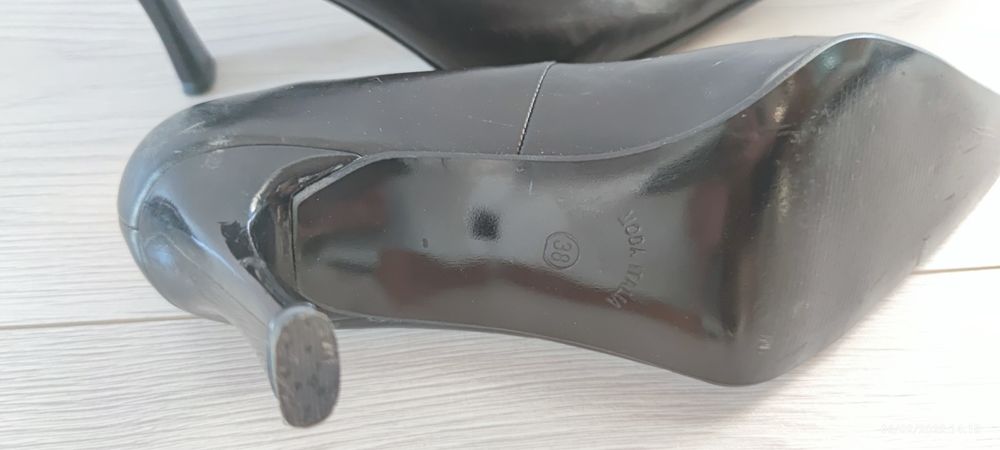 Pantofi de damă din piele (marimea 38)