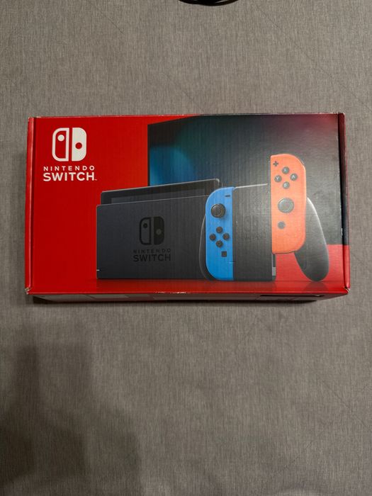 Nintendo Switch, идеальное состояние + игра It Takes Two