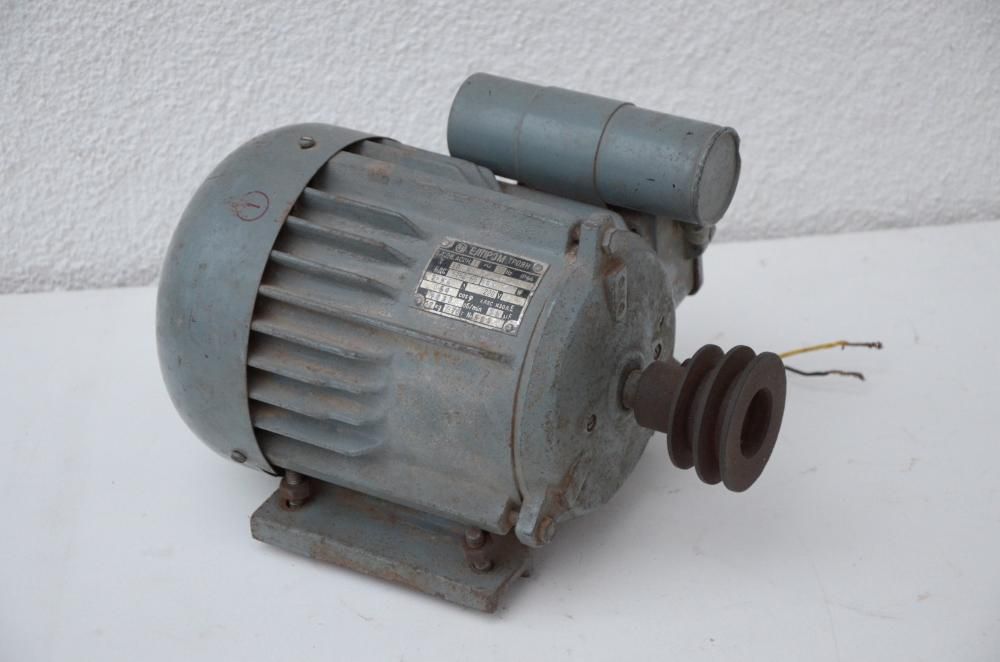 Ел. двигатели с редуктори , стъпкови, ремъчни шайби