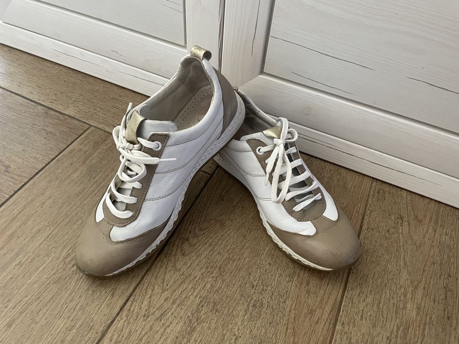 Прекрасни изцяло естествена кожа  БГ обувки с ПОДАРЪК по избор