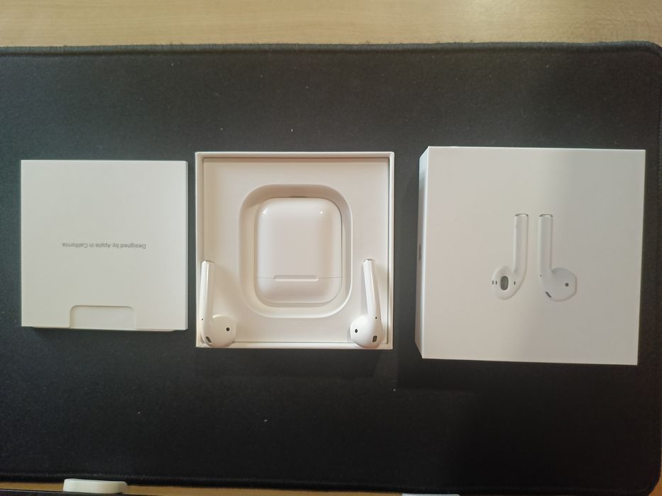 Apple AirPods 2 поколения