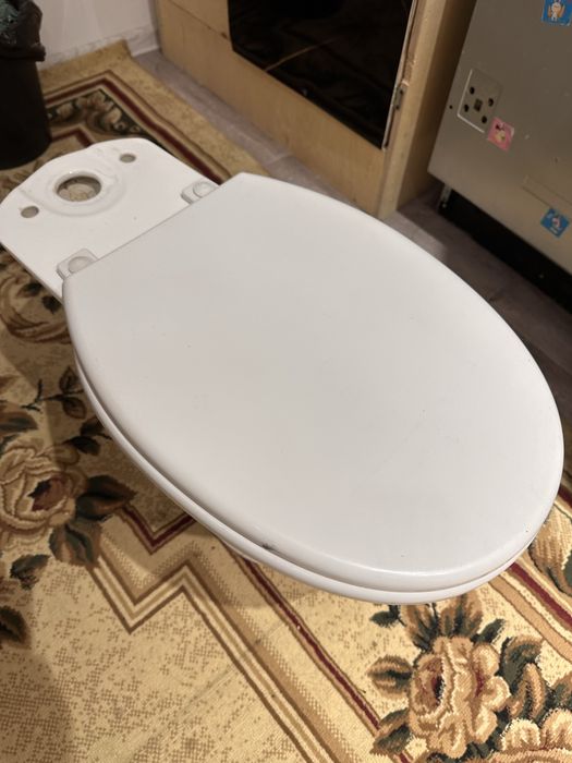 Продам унитаз без бочка