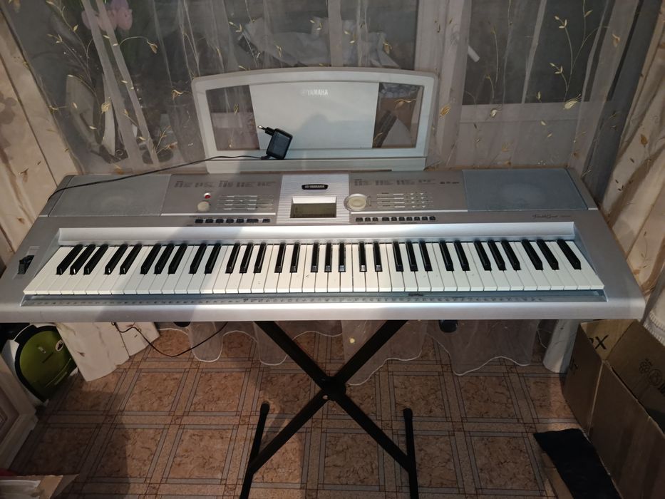 Синтезатор Yamaha DGX 205