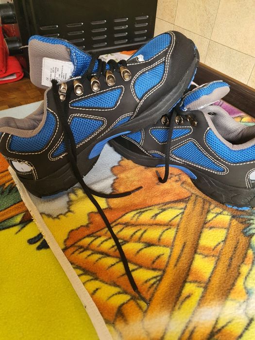 Vând bocanci mar 42-45