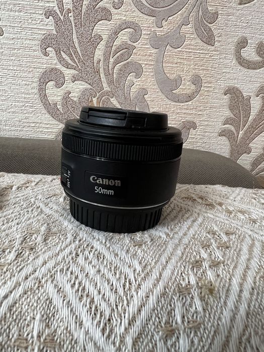 Canon EOS 77D продам фотоаппарат