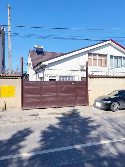 Casa de vânzare, lângă piata Zahana, pe str. Prof. Alexe Marin. Slatina