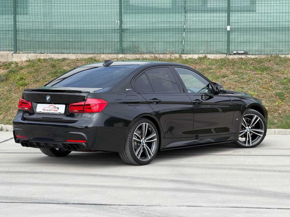 BMW 330e M-Pack Plug-In Hybrid / 2.0 - 252Cp / RATE / Trapa / Full LED / AppleCar Play / Side Assist