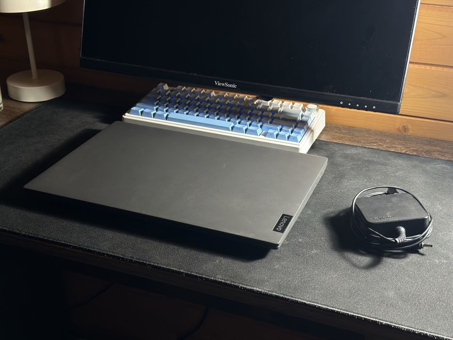 Laptop Lenovo V15-IIL Intel core I5-1035G1,URGENT!!