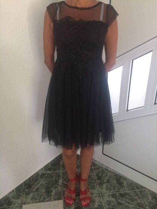 Дамска рокля с дантела и тюл