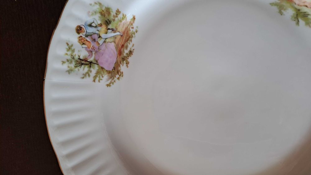 Полски сервиз за хранене Ромео и Жулиета 23 части.Порцелан