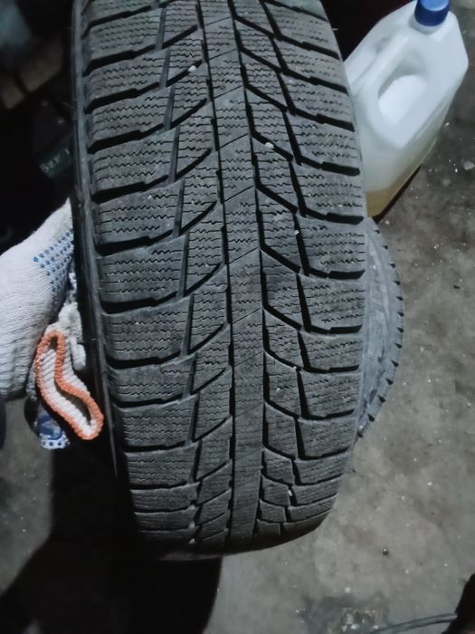 Продам шины зимние