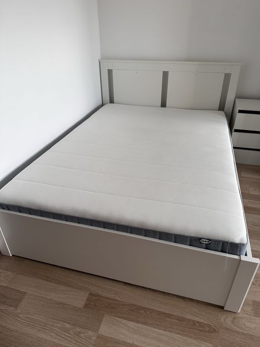 Pat cu saltea ikea