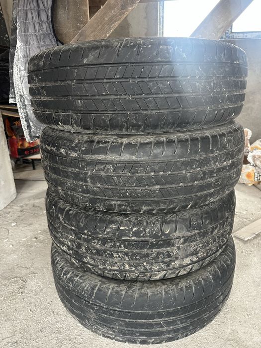 Anvelope de vara Bridgestone 255/65 R17 rulate 10.000 km