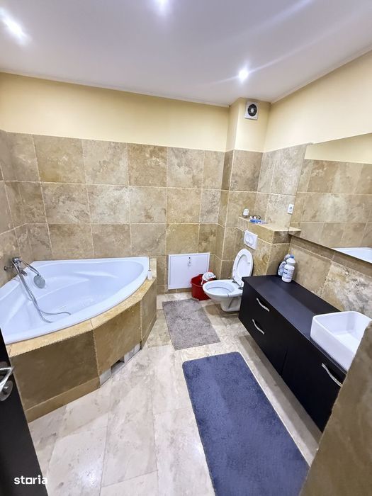 Apartament 3 camere zona Stadionului .Parcare .